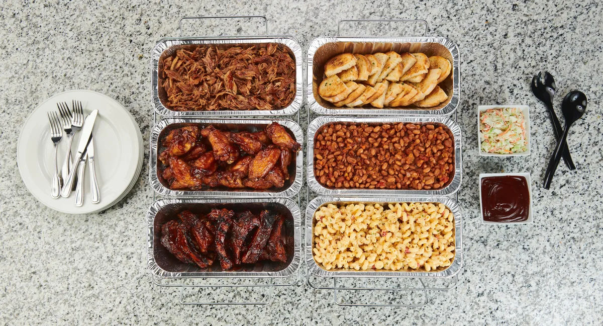 SMOKEHOUSE BBQ (SERVES 14)