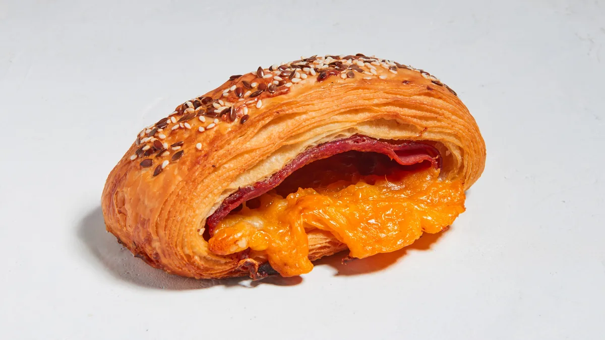 Serranos - cheddar sajtos párna