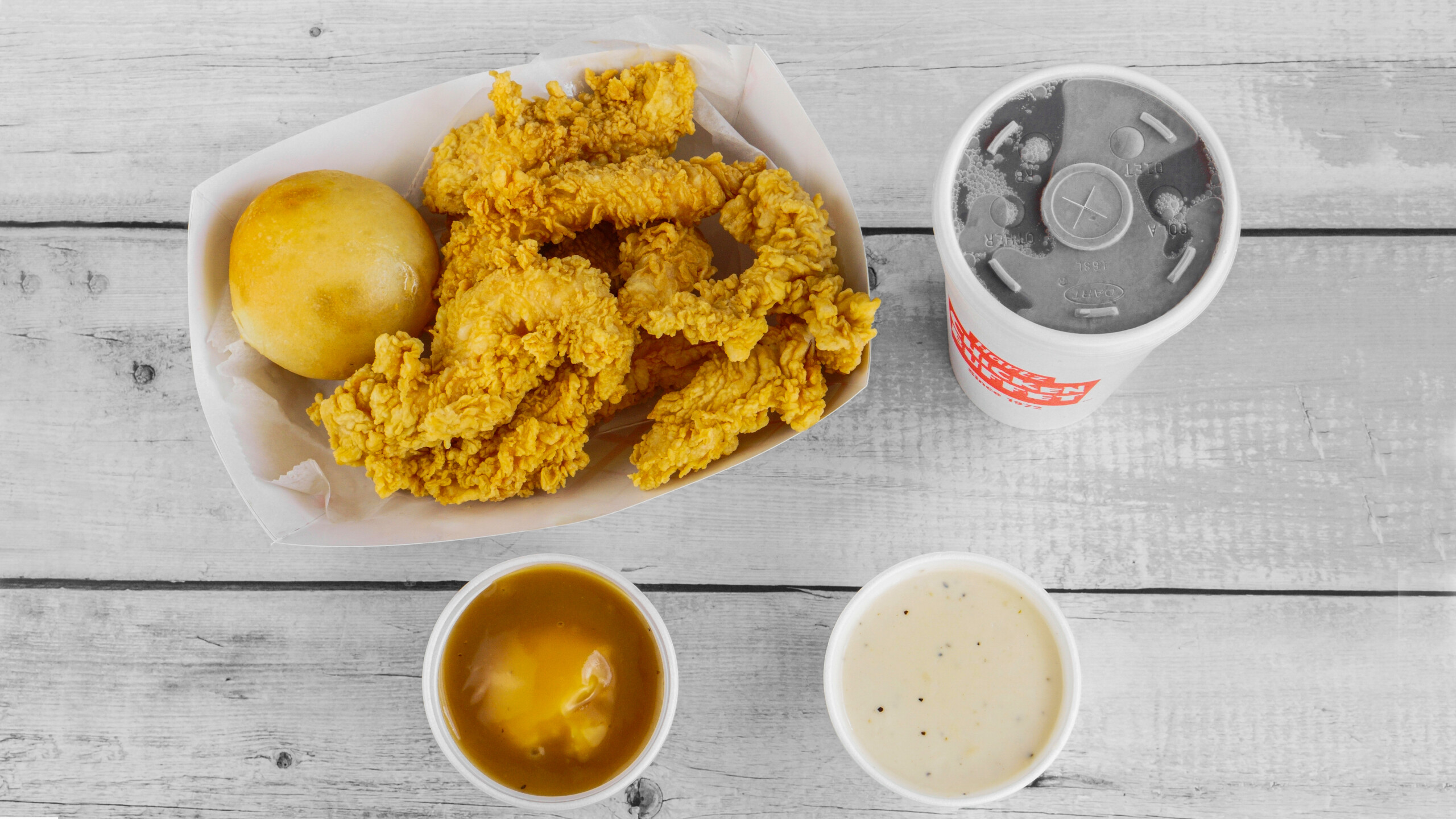 10. 7 Tenders, reg side(6oz), reg drink, dipping sauce (6oz).