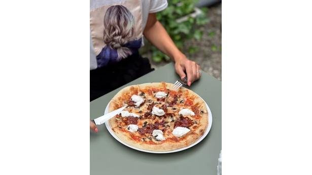 Pizza Pancetta e Burrata