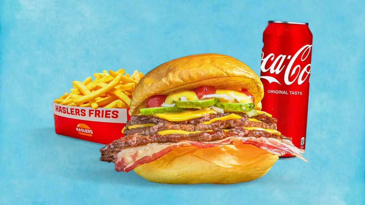 Cheeseburger bacon MAX + regular pomfrit + limenka 0.33l