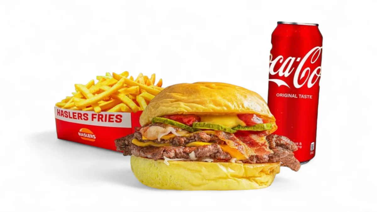 Double bacon cheeseburger + regular pomfrit + limenka 0.33l