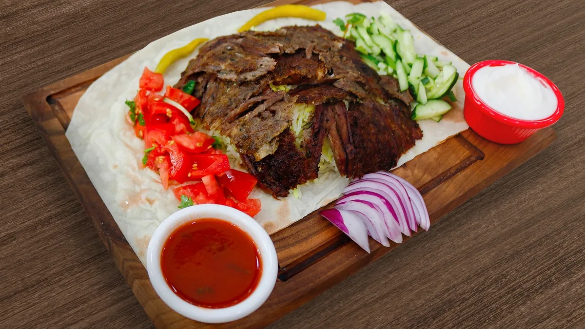 Plov Üstü Dönər Dana Əti ilə