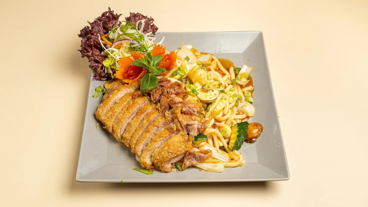 53. Gebratene Udon-Nudeln