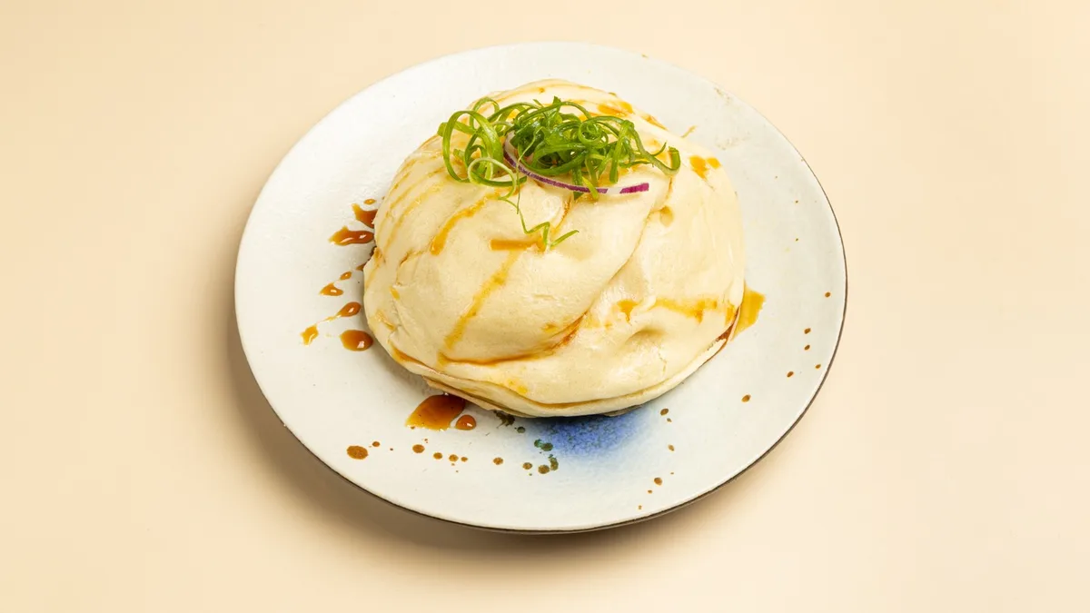 8. Banh Bao