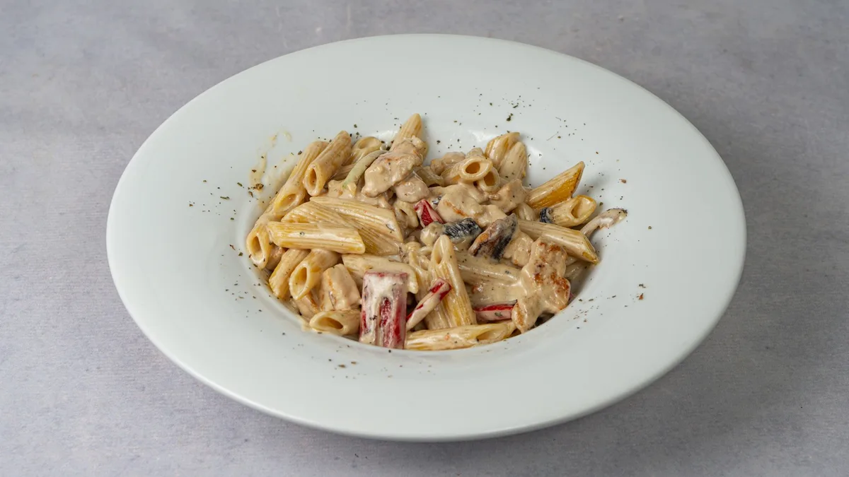 Pasta sa ćuretinom