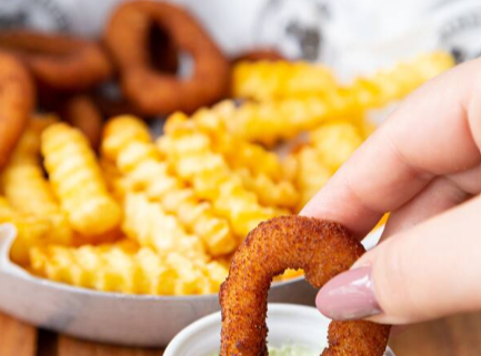Trio Hb - (Aneis de Cebola, Fritas Hb e Nuggets)