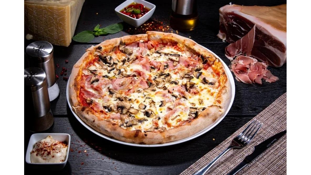 Pizza Prosciutto e funghi