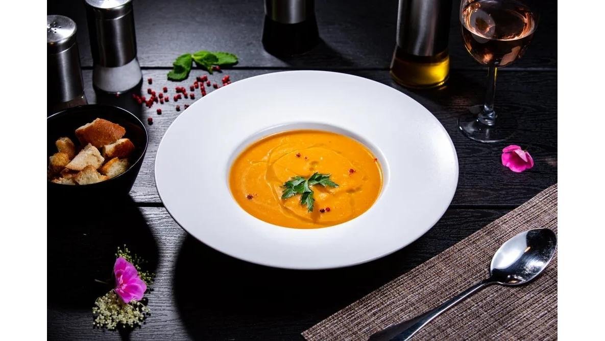 Supă cremă de legume cu crutoane