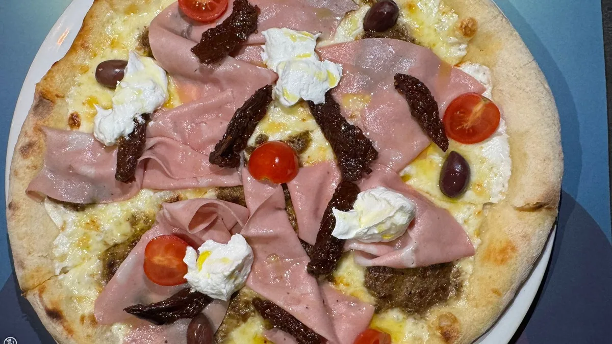 Pizza BOLOGNA