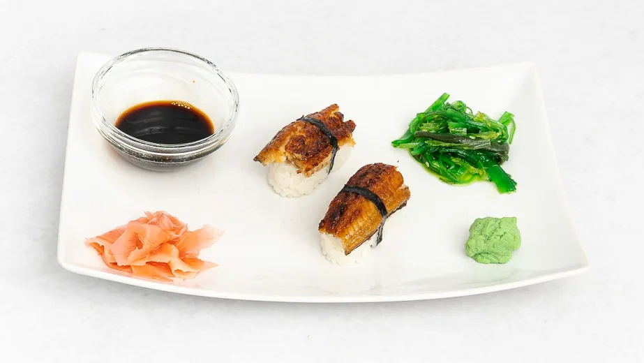 Nigiri with eel (2 pieces)
