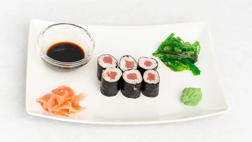 Small maki with tuna (6 pieces)
