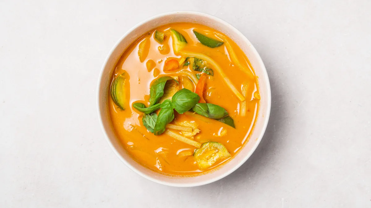 Curry-punainen ja riisi