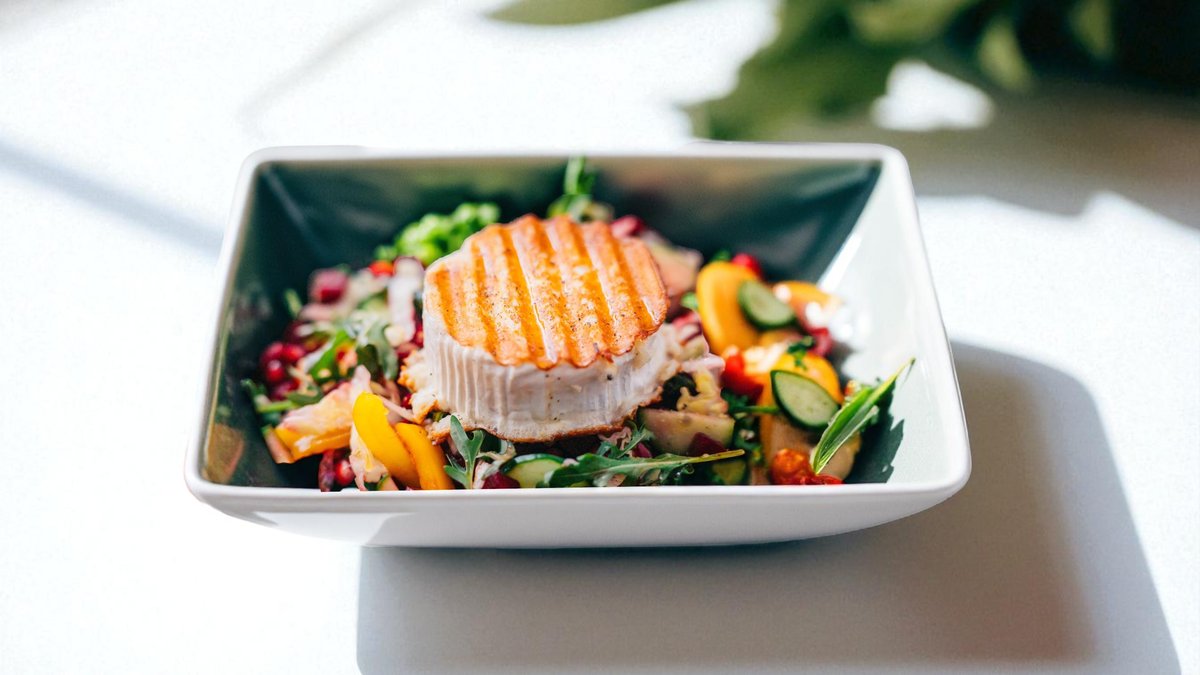 Grillezett kecskesajt saláta mézes-citrusos dresszinggel