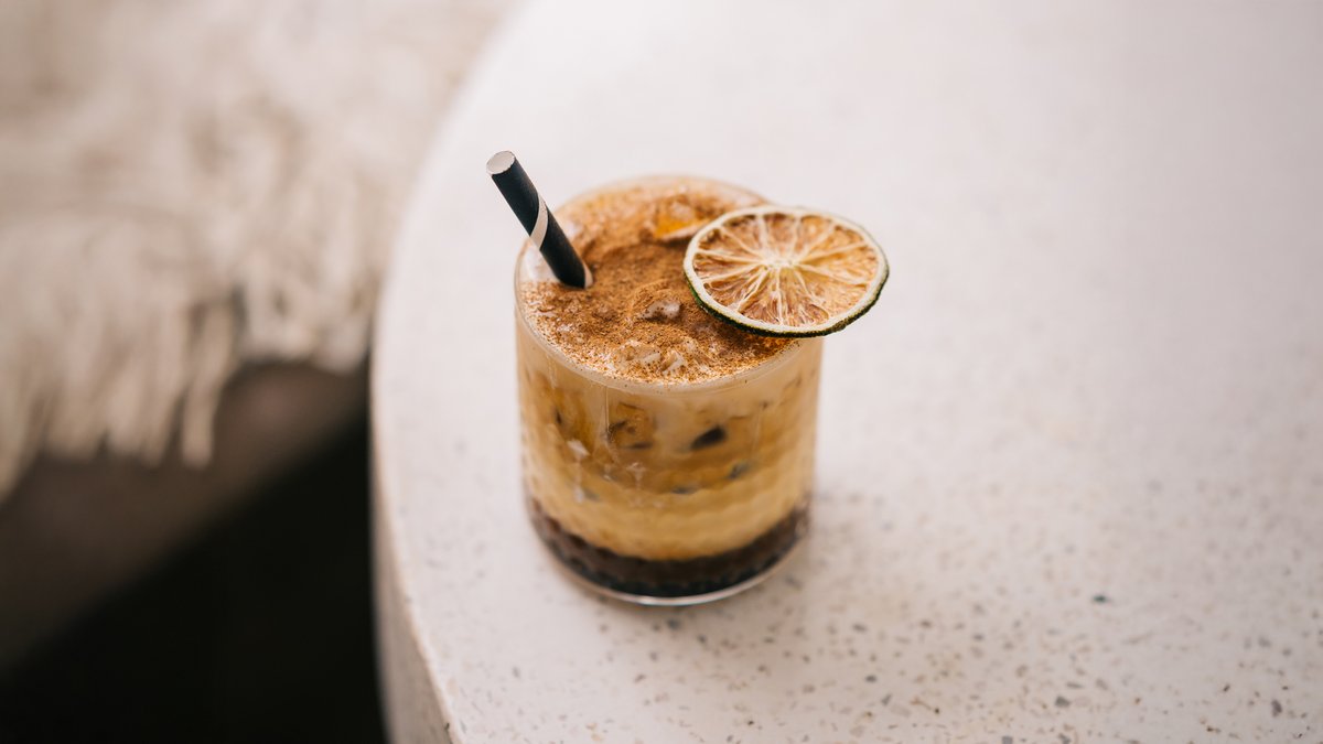 Jeges dirty chai latte