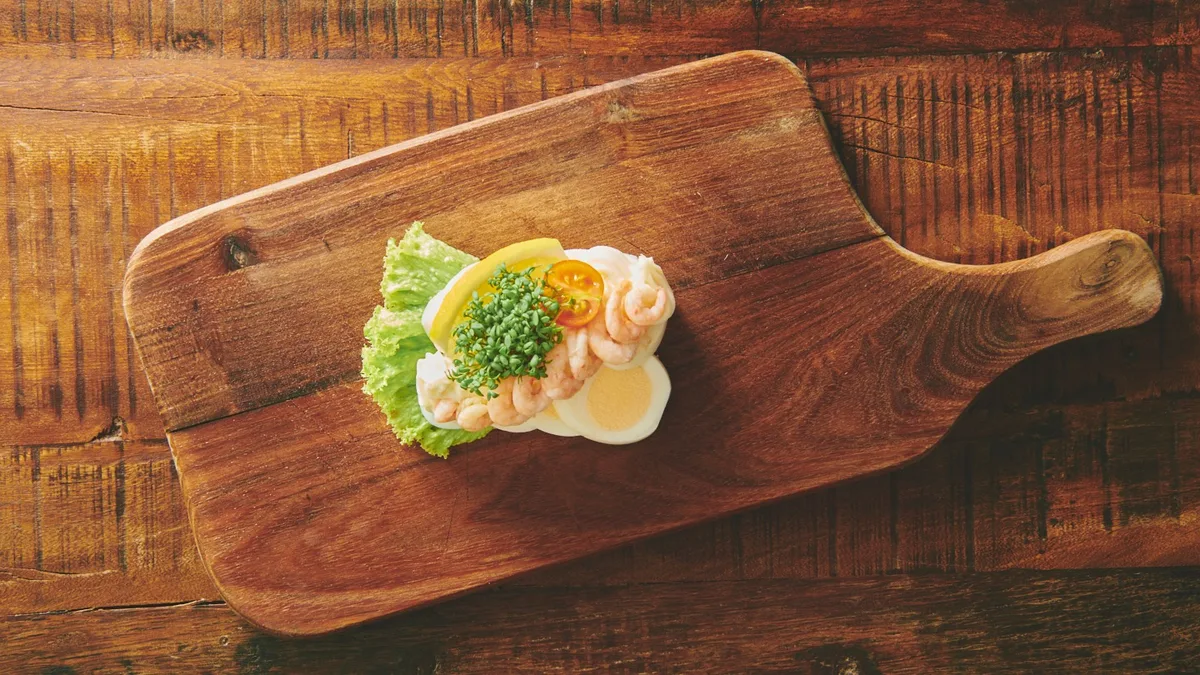 Smørrebrødsmenu æg og rejer