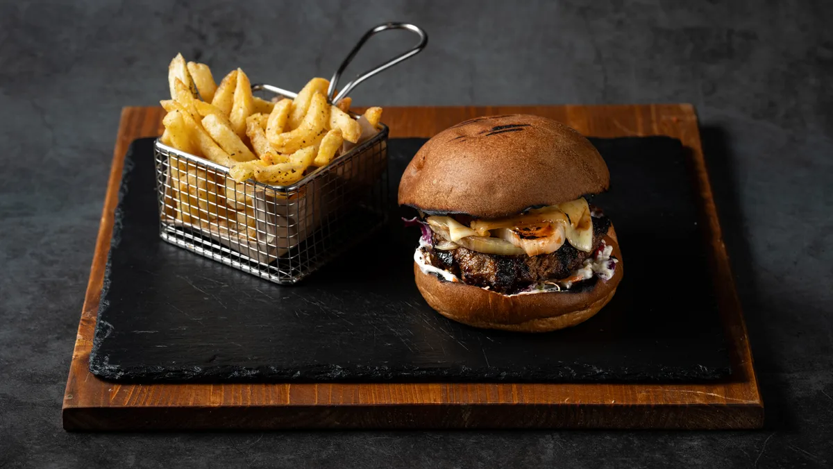 2  Double Smashed Cheeseburger+ 2 Αναψυκτικά 0.33 l vikos