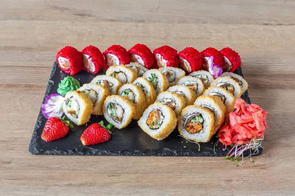 1. HI SUSHI MAŁY (28 SZT.)