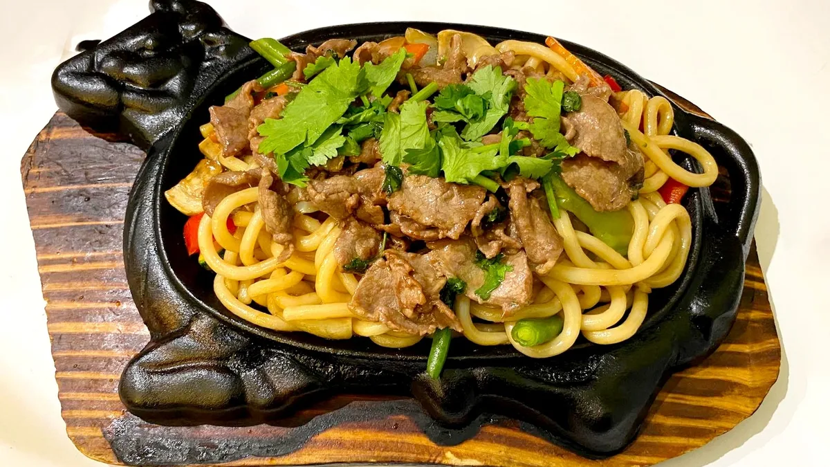 Hot Beef Udon Teriyaki  (180g-mäsa)