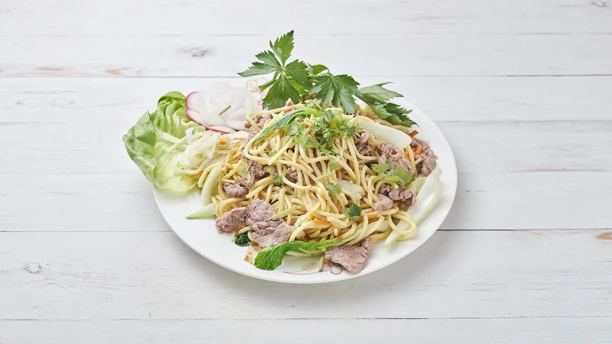 46. Fried noodle with beef / Sült tészta marhahússal