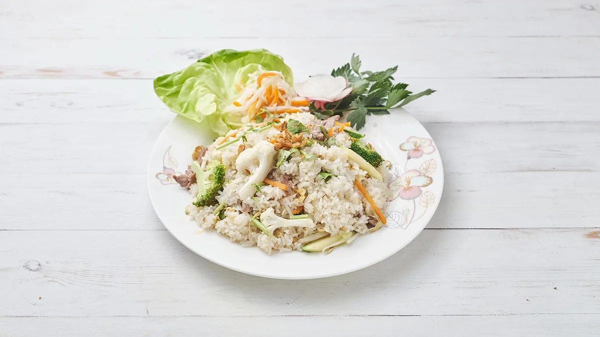 53. Mixed fried rice / Vegyes pirított rizs(tofu,beef,shrimp,chicken)