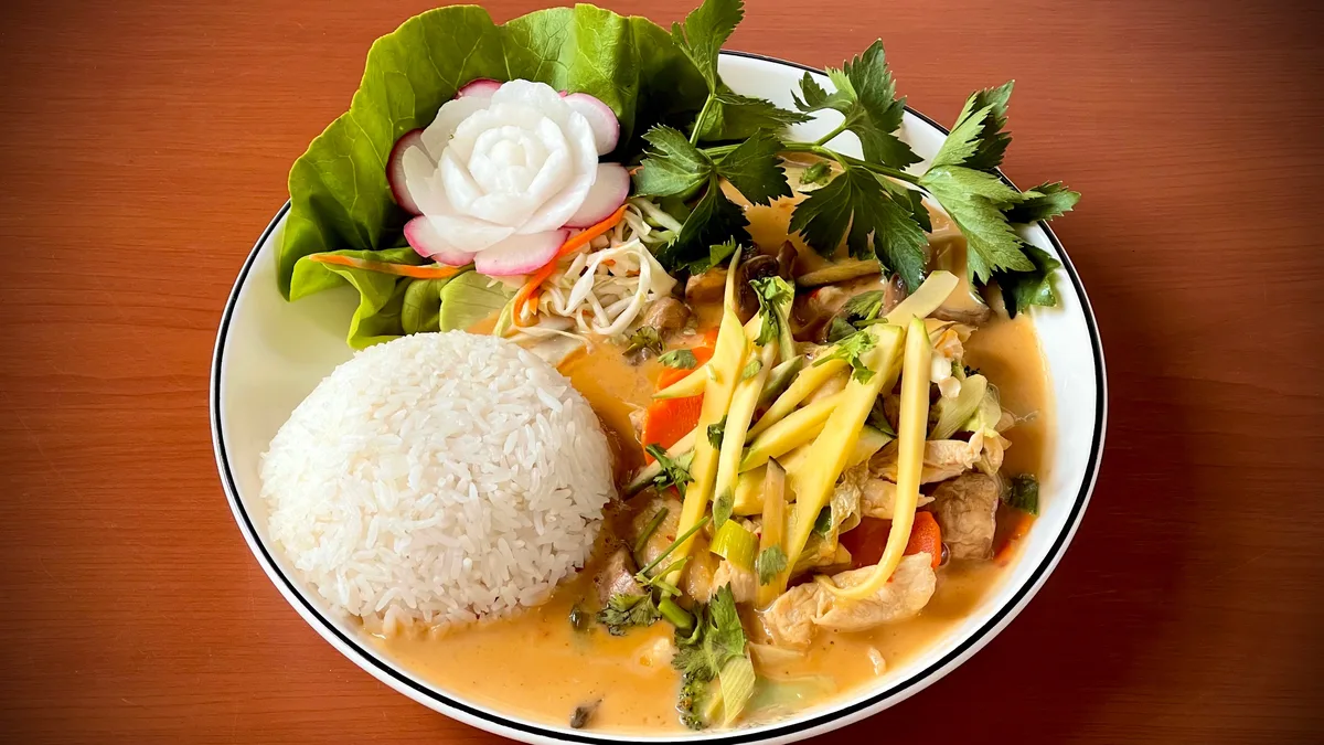 60.tofu with mango sauce