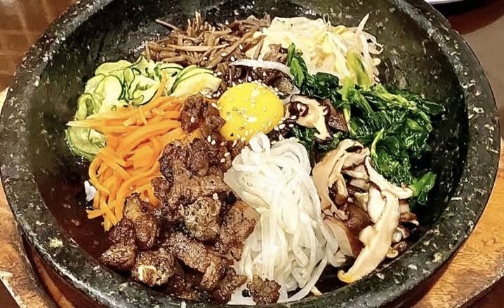 26. Dol Pan Bibim Bap