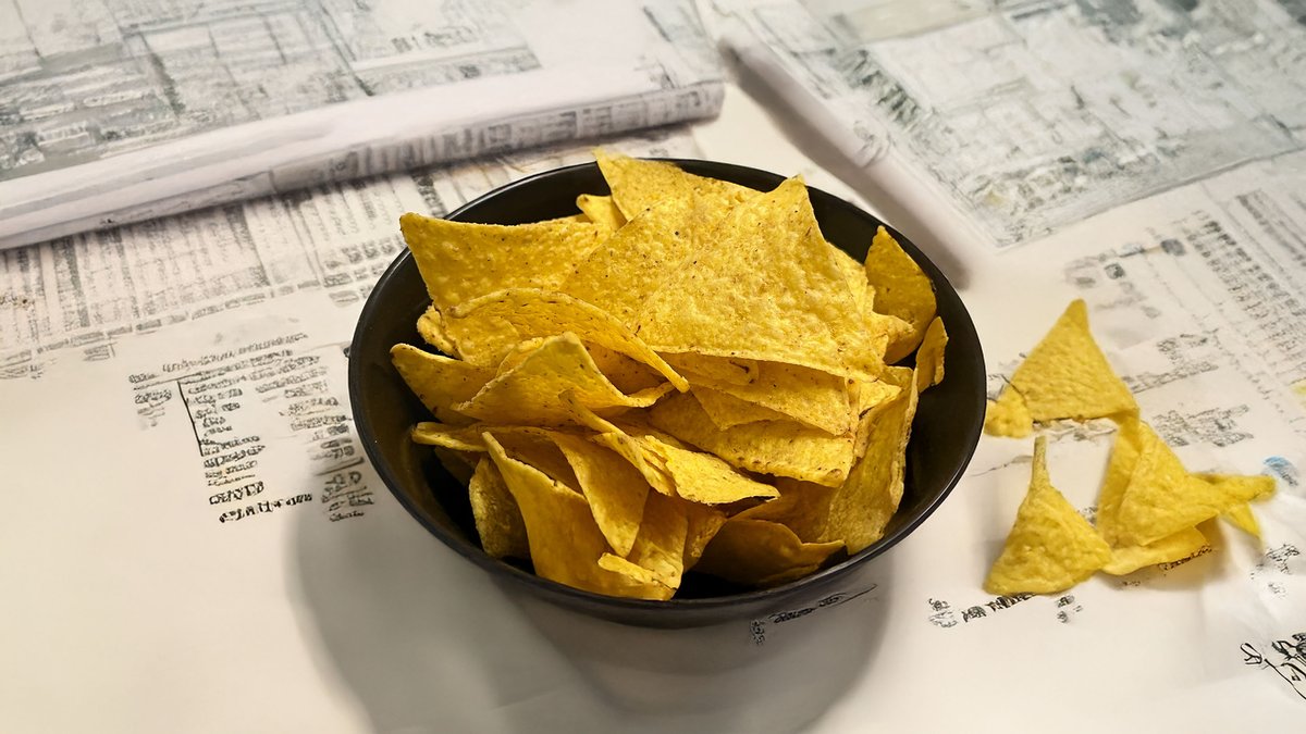 Tortilla chips with Salsa and Guacamole