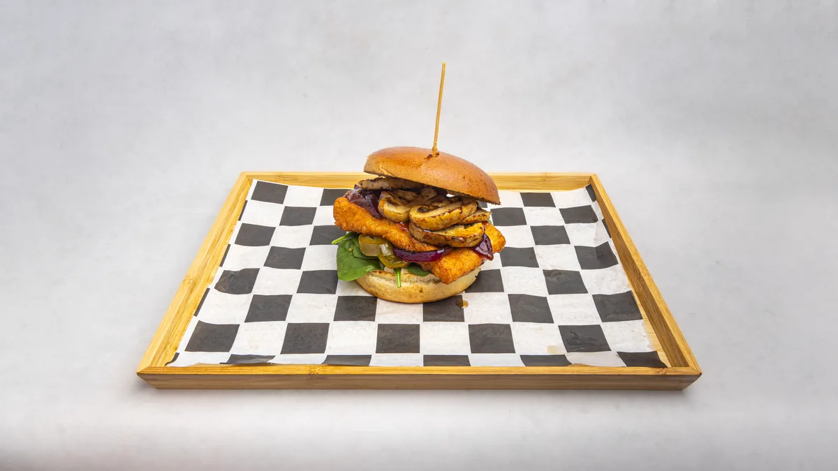 Vege Tofu Burger + Frytki