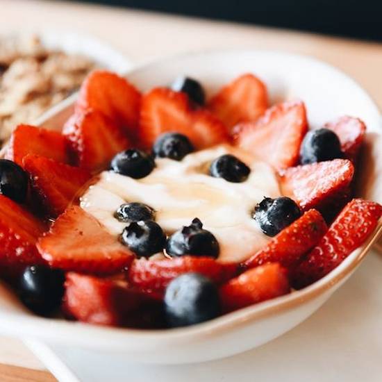 LoLo 's Granola and Yogurt