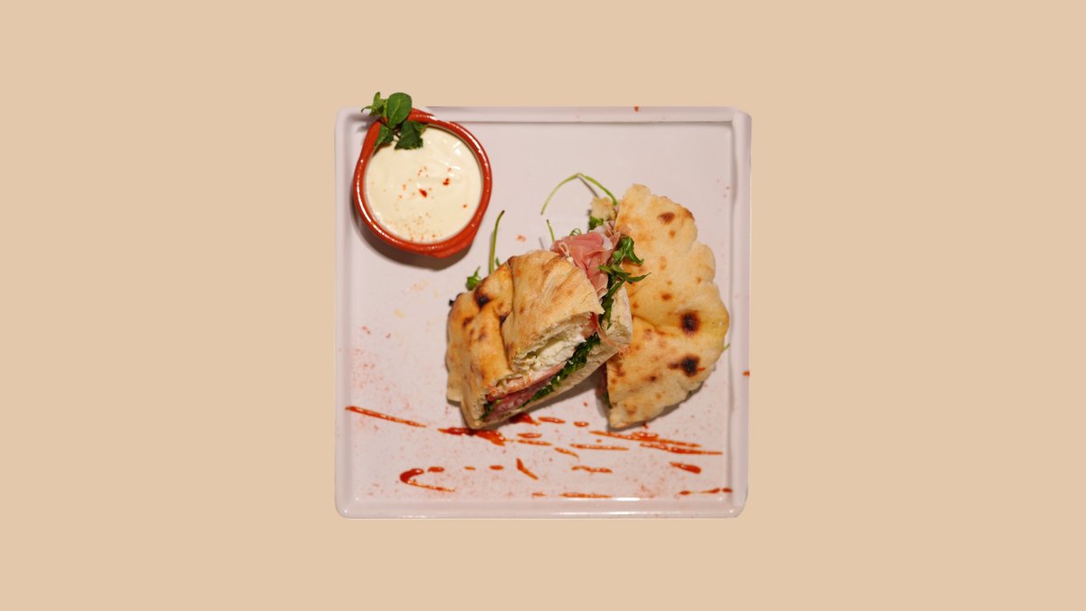 Panine Me Proshutë Crudo Di Parma