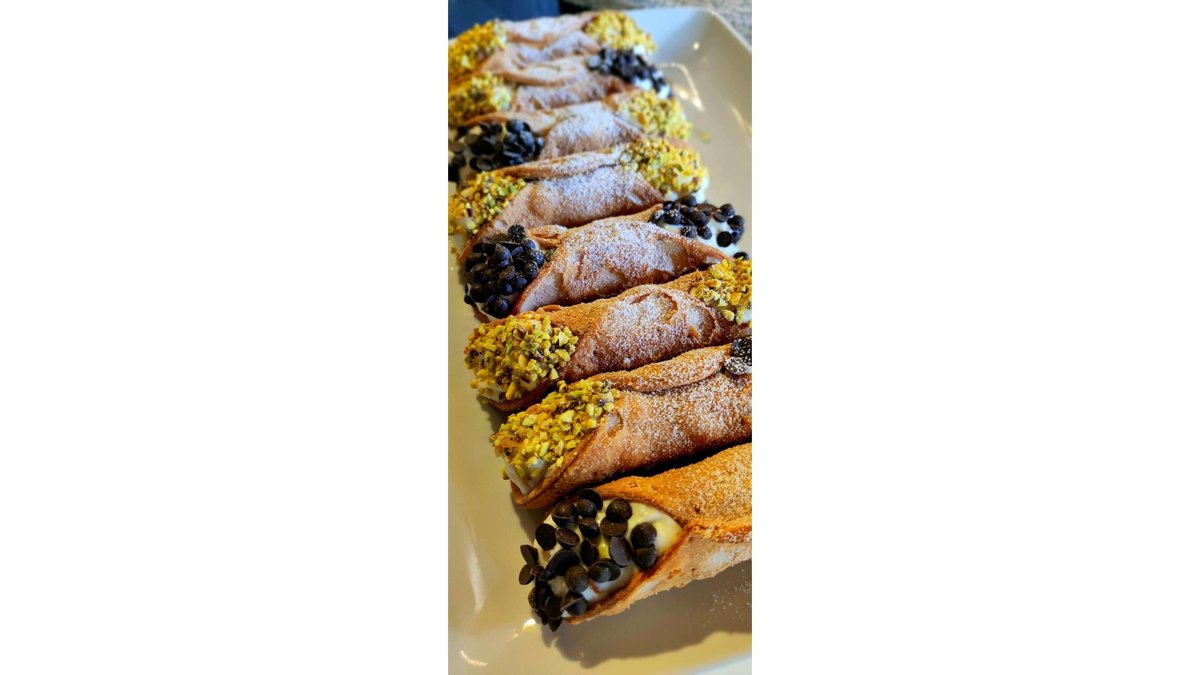 Nou și extraordinar!!! Cannoli sicilan