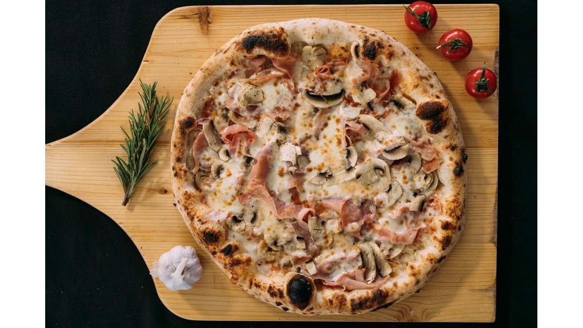 Prosciutto e funghi