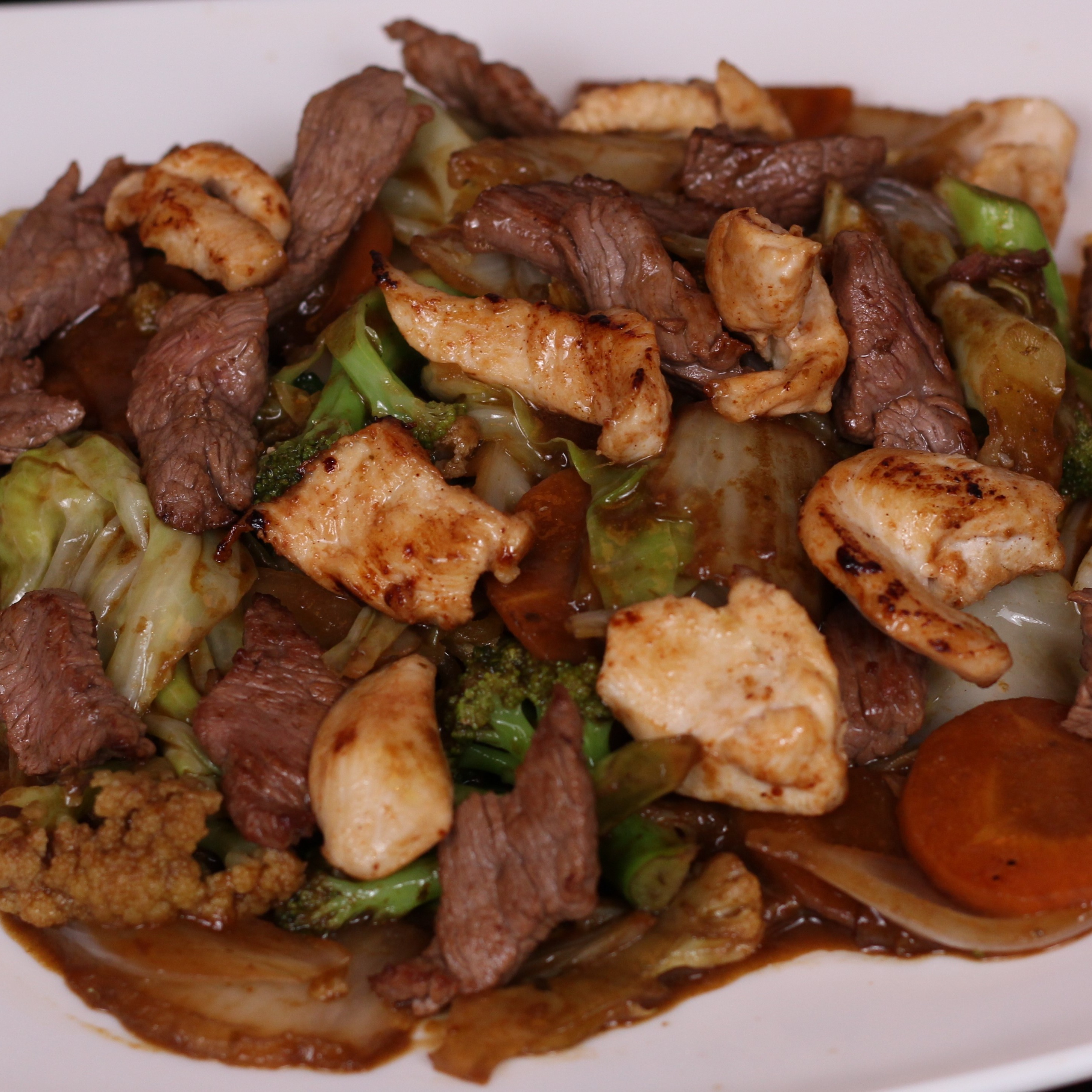 Yakisoba Misto - Filet Mignon e Frango