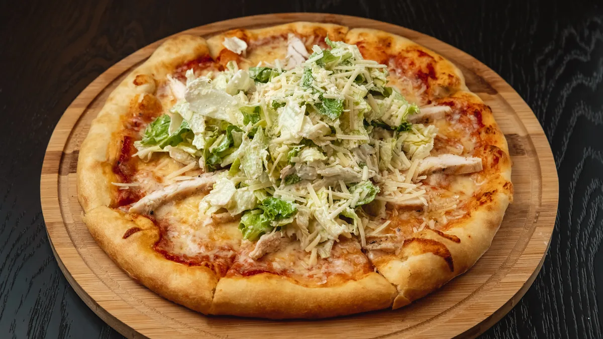 Sezar Pizza Toyuq ilə