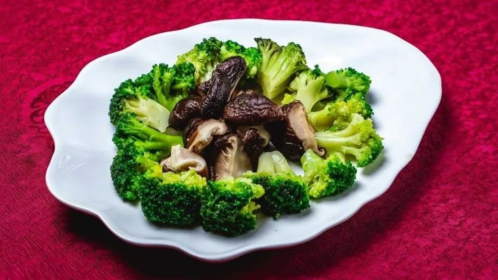 Broccoli with Chinese Mushrooms