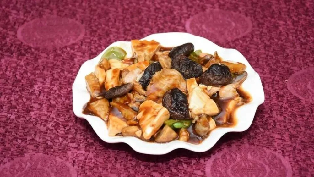Chicken with Chinese Mushrooms and Bamboo Shoots