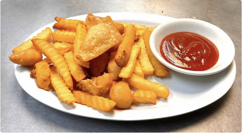 Kids'Meal (french fires ,crab puff and checken nuggets)