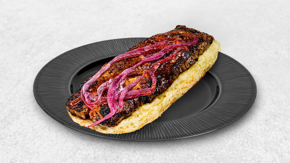 Burnt Pork Sandwich mit Pommes