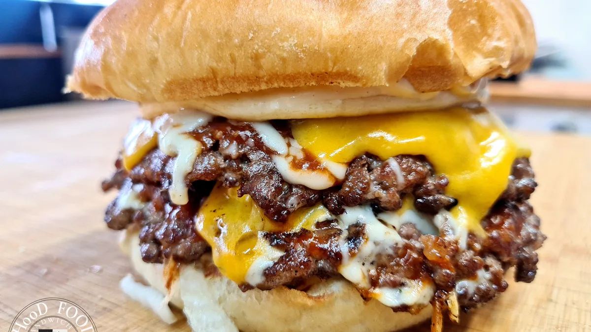double SMASH Burger mit Pommes