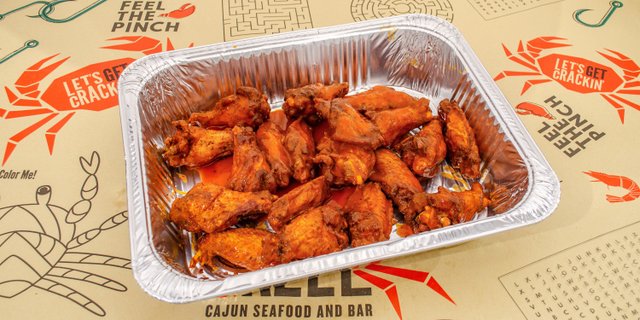 Hook and Reel Non-Breaded Wings
