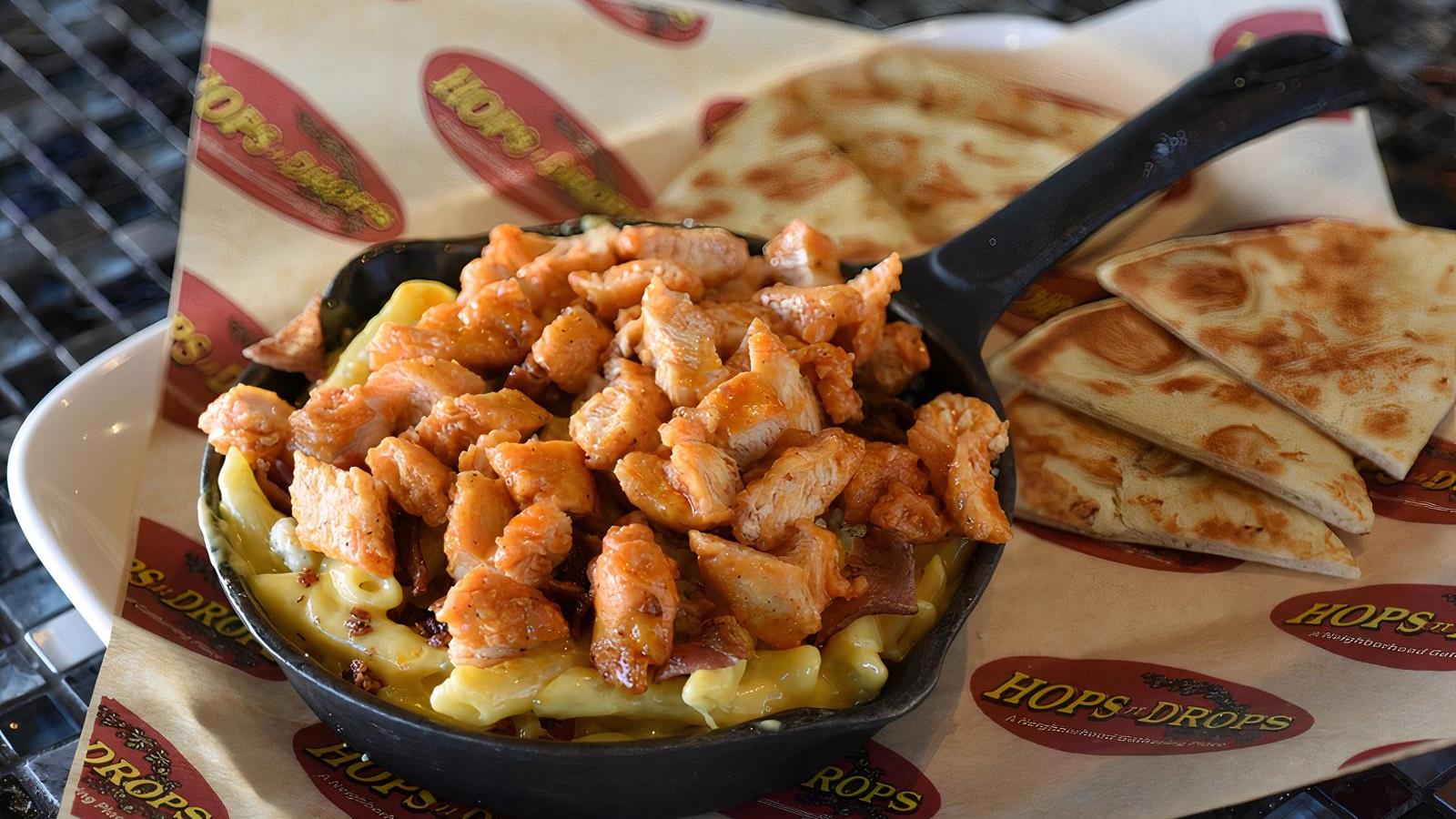 BUFFALO BACON CHICKEN  MAC and CHEESE