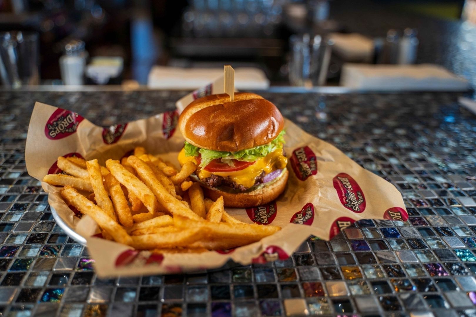 DELUXE BURGER