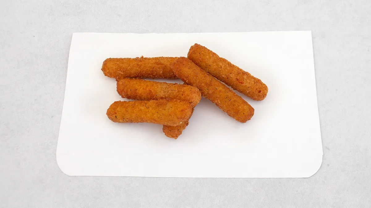 Panierowane mozzarella sticks