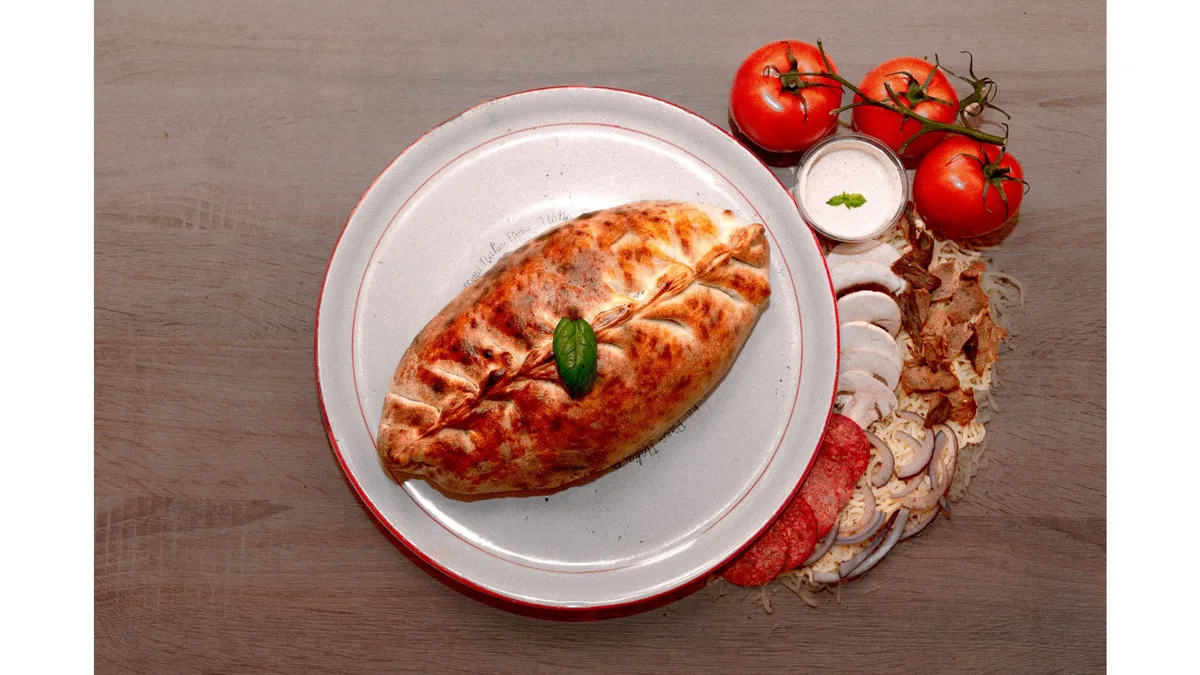 34. Calzone