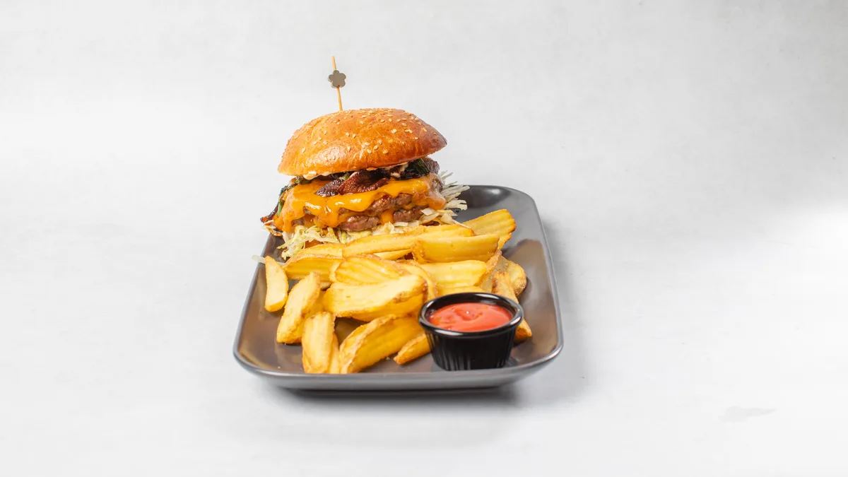 Mushroom beef burger + krumpirići