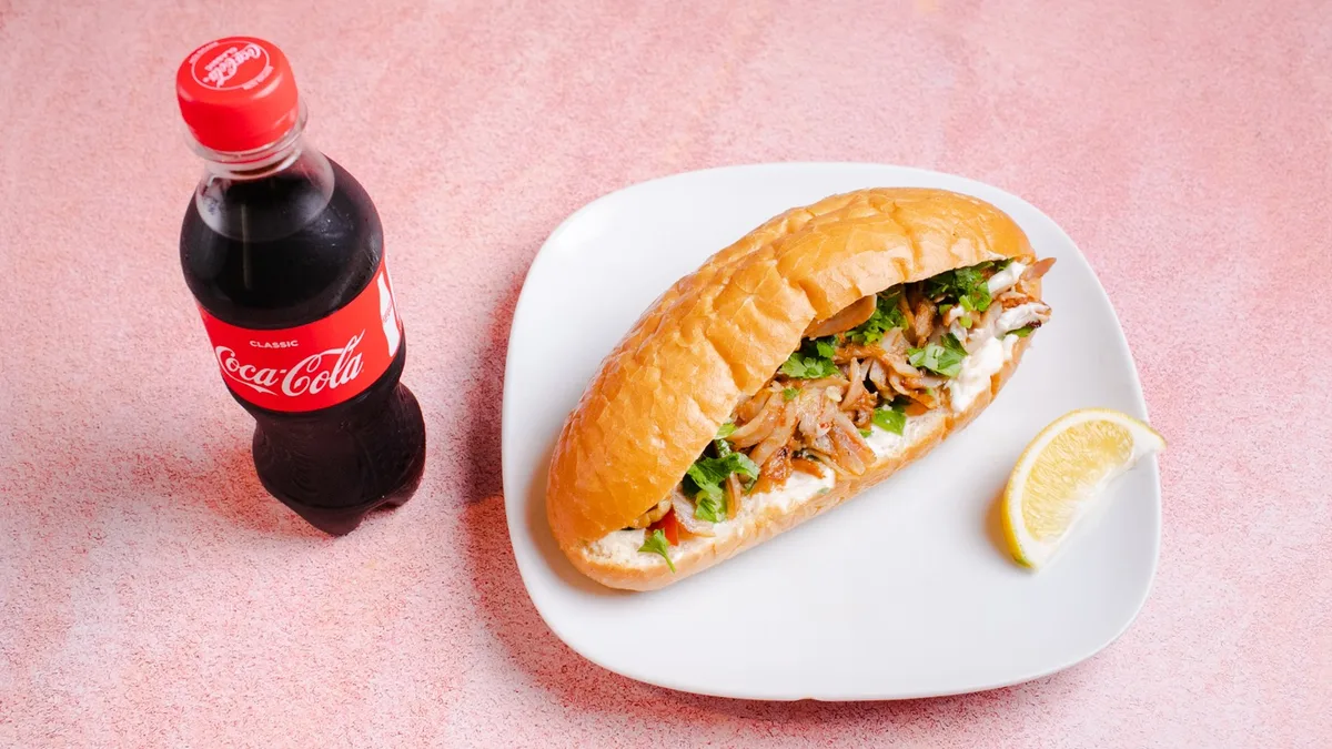 Baton Çörək Dönər + Coca-Cola ©