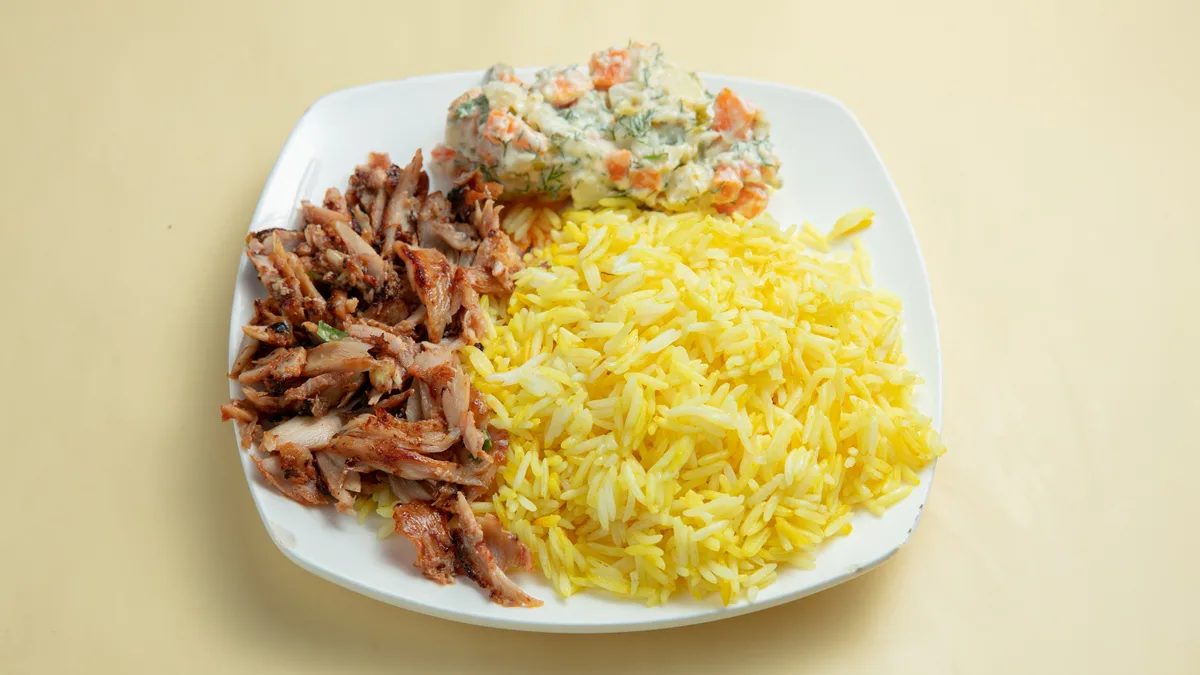 Plov + Dönər Əti + Salat Seçim ilə + İçki Seçim ilə