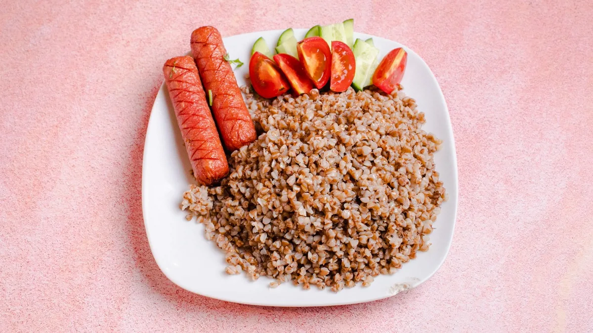 Qarabaşaq + Sosiska + Çoban Salatı + Çörək