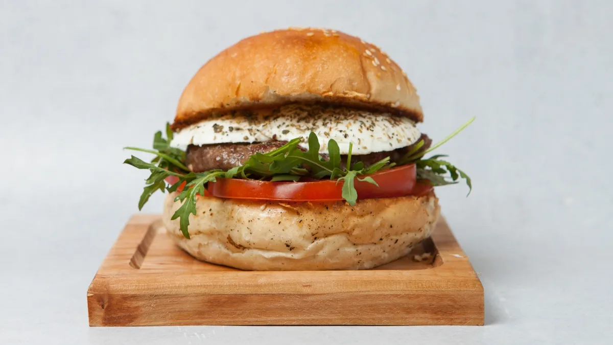 Dupli Mafia burger + Pomfrit + Coca Cola